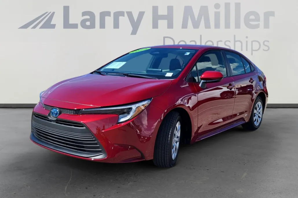 2025 Toyota Corolla LE SE photo 1