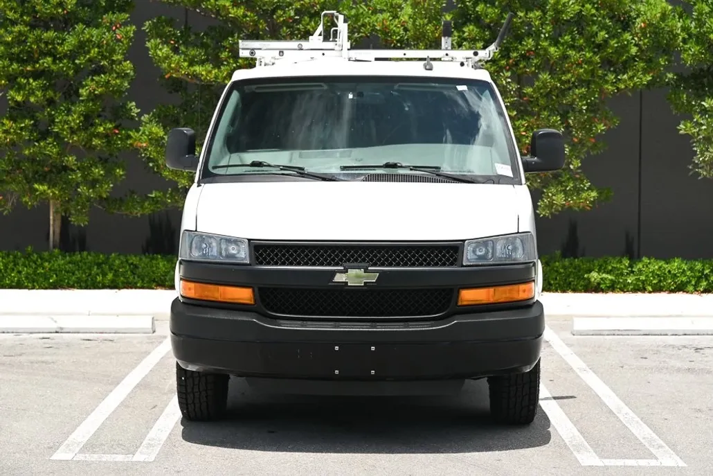 2018 Chevrolet Express 2500 Work Van photo 1