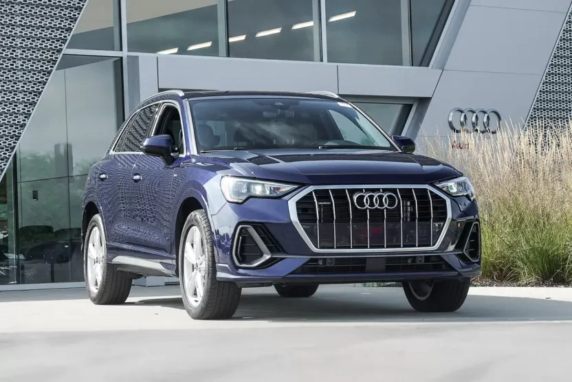 2022 Audi Q3 S line Premium photo 1