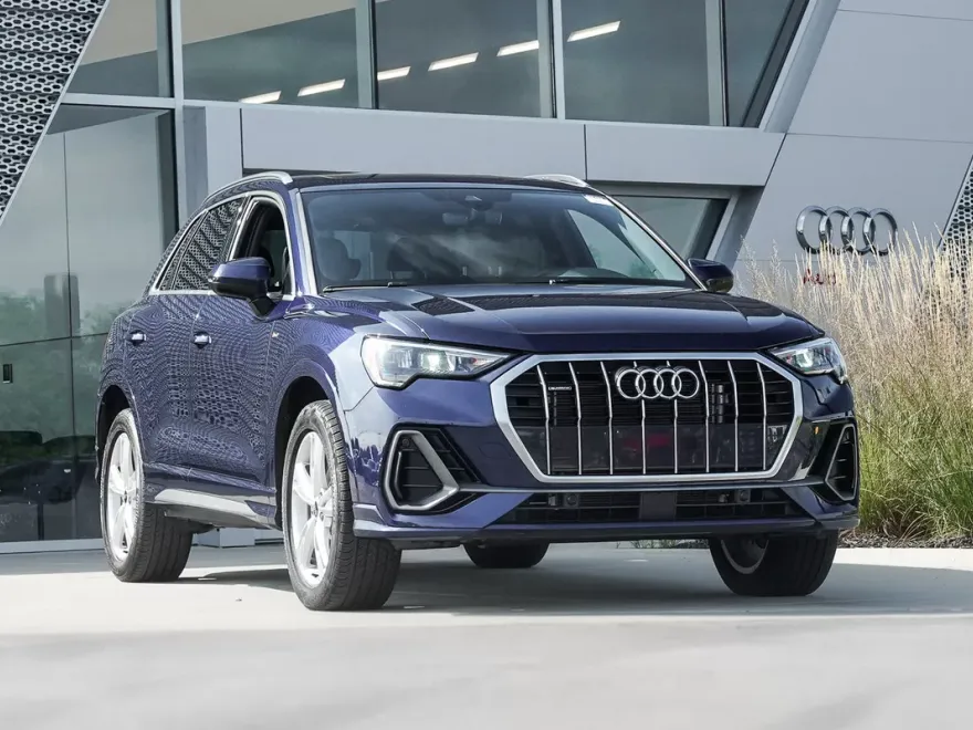 2022 Audi Q3 S line Premium photo 1