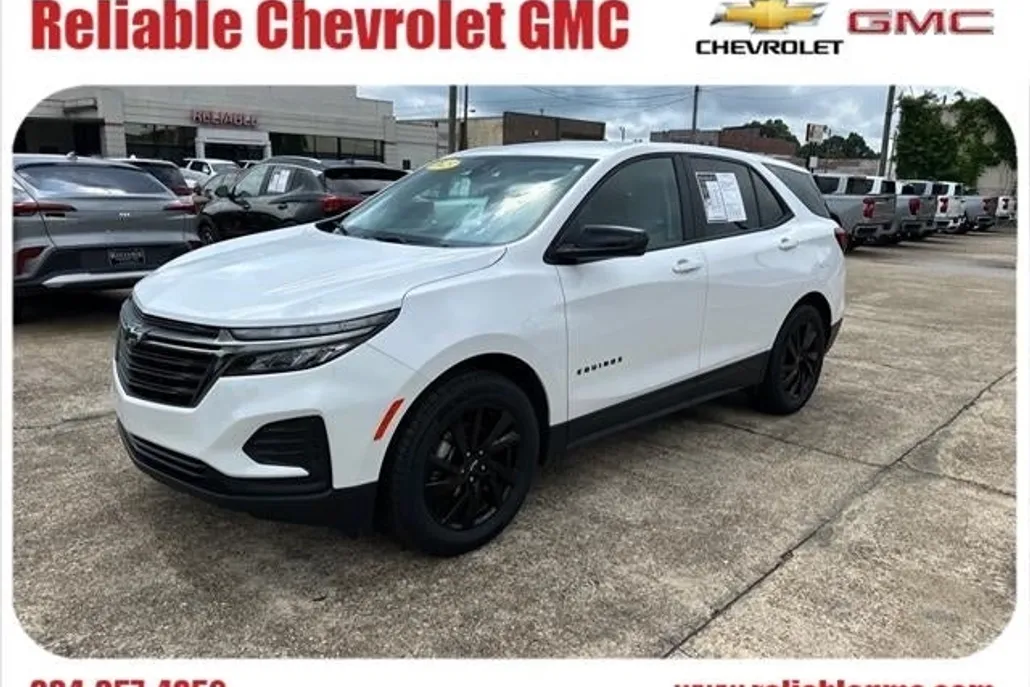 2023 Chevrolet Equinox LS photo 1