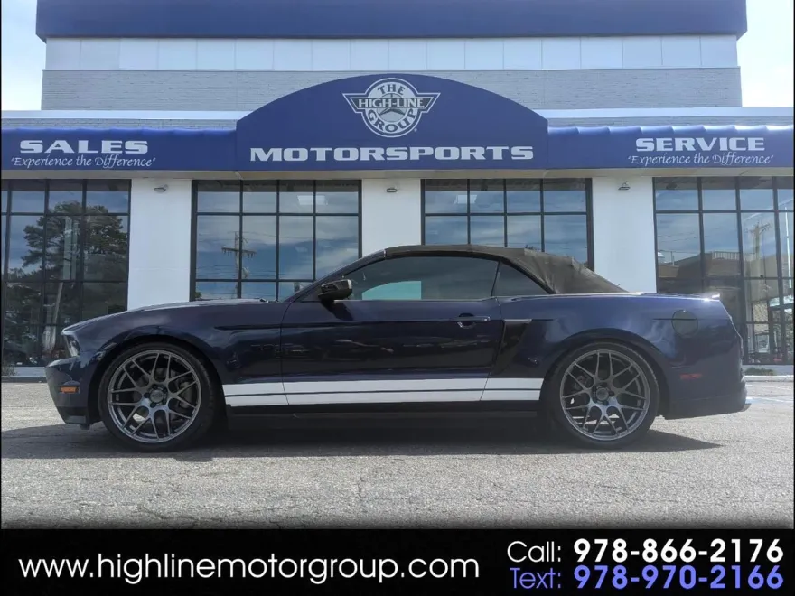 2011 Ford Mustang GT photo 1