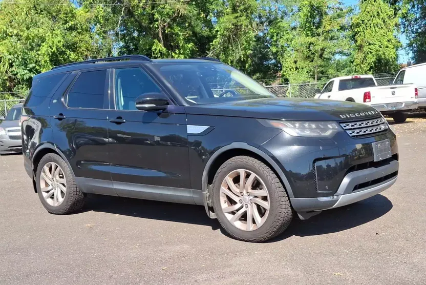 2017 Land Rover Discovery HSE photo 1