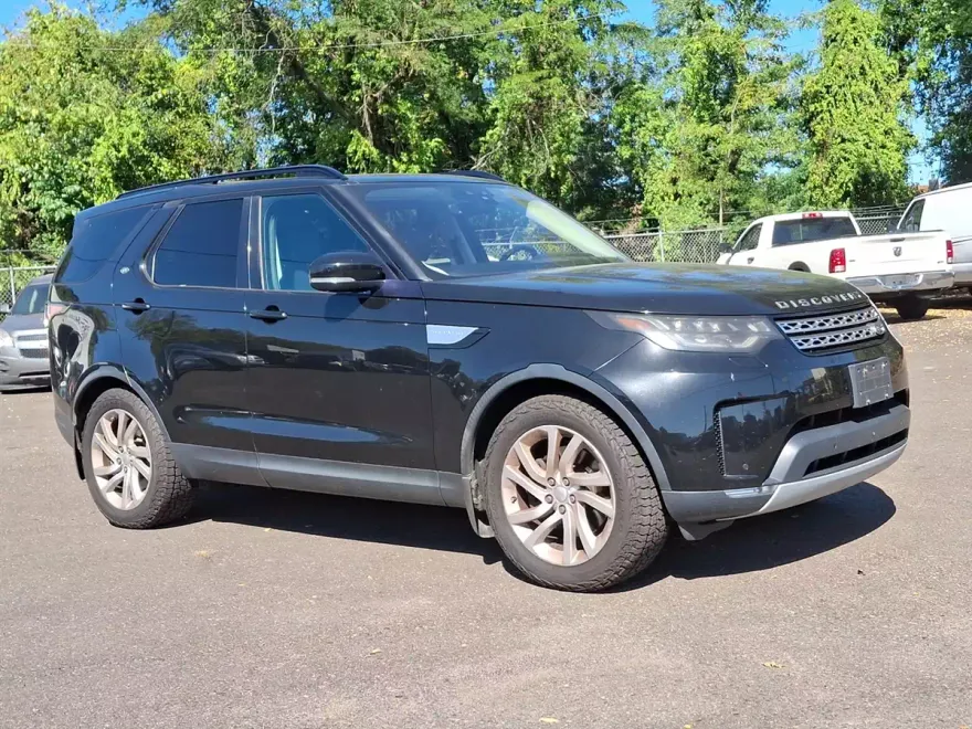 2017 Land Rover Discovery HSE photo 1