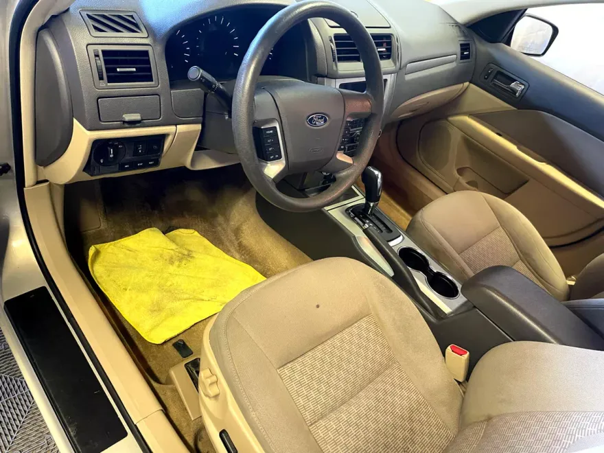 2010 Ford Fusion SE photo 23
