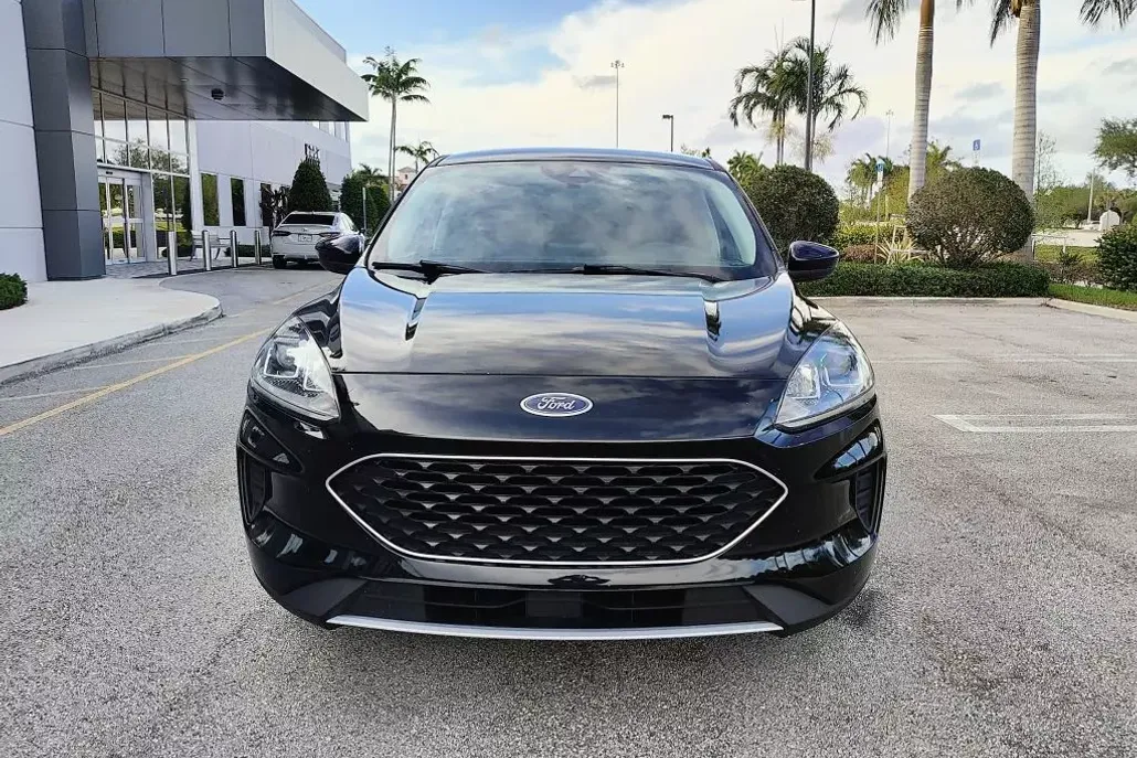 2021 Ford Escape SE Hybrid Sport photo 1