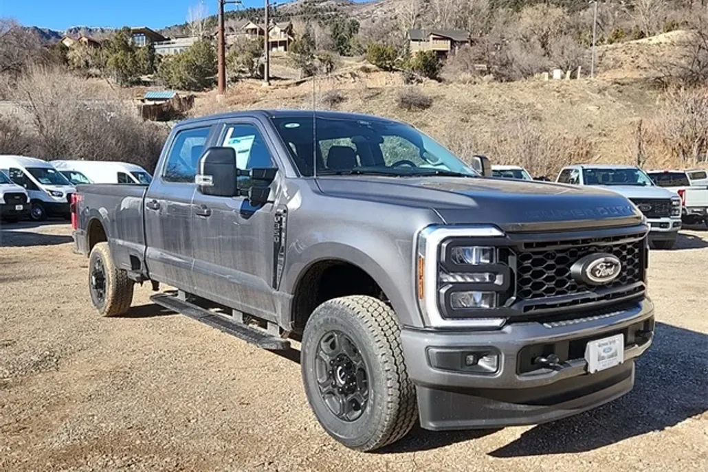 2025 Ford F-350 XL photo 1