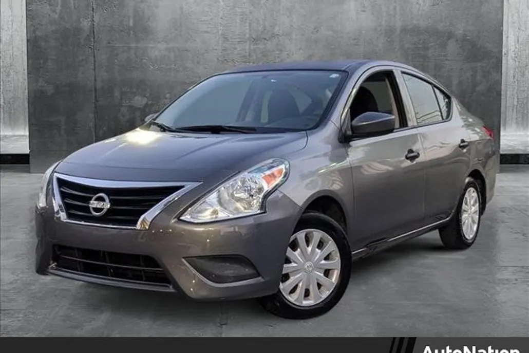 2016 Nissan Versa 1.6 Plus photo 1