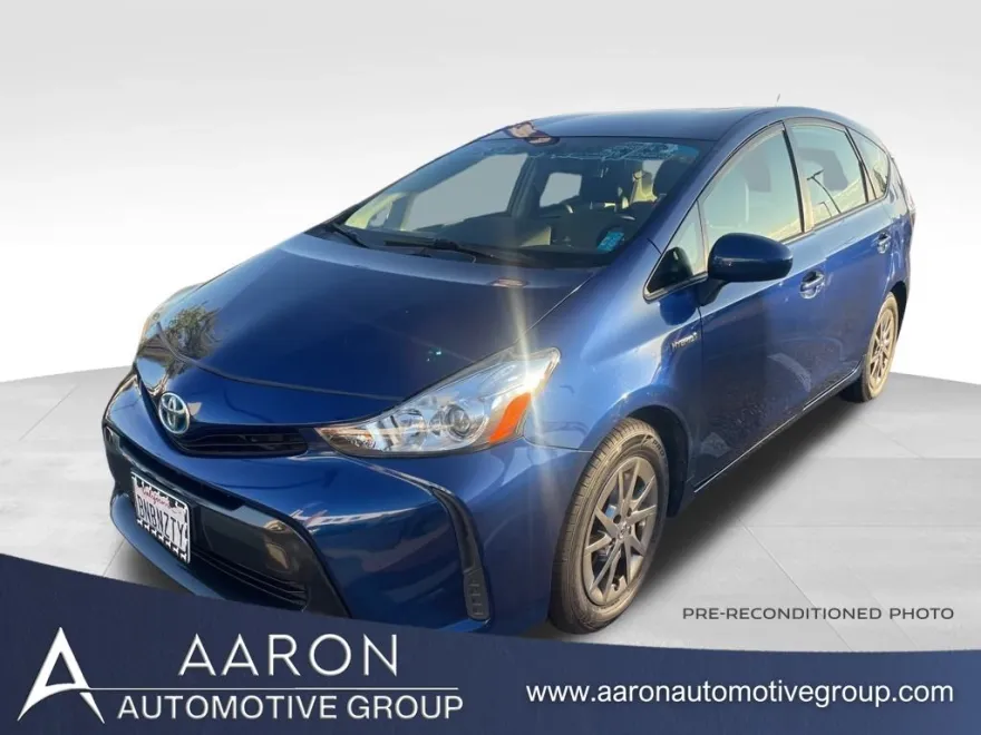 2017 Toyota Prius V Two photo 1
