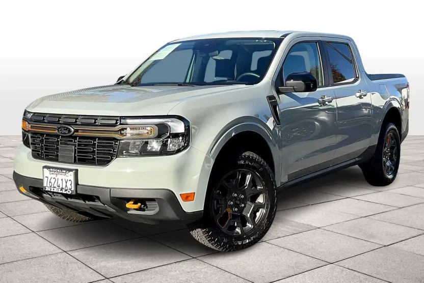 2024 Ford Maverick Lariat Tremor photo 1