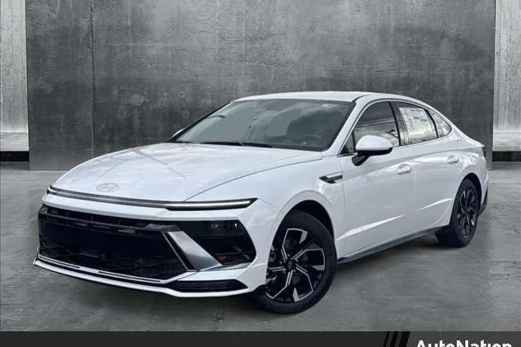 2025 Hyundai Sonata SE photo 1