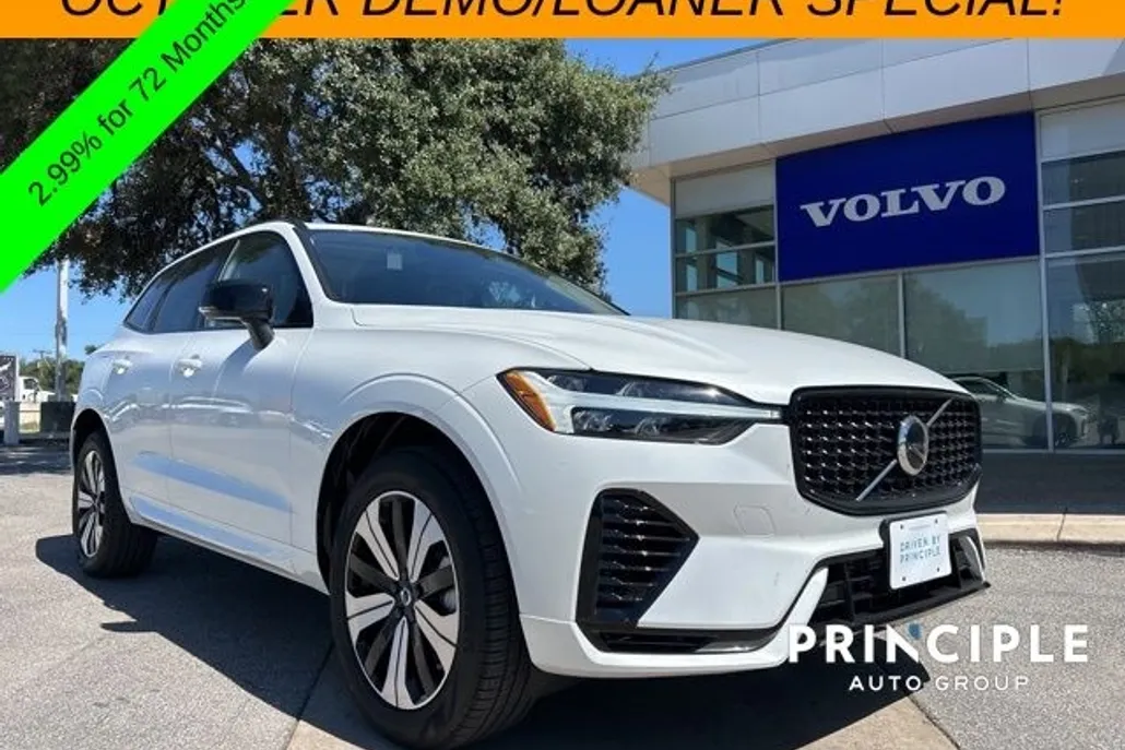 2025 Volvo XC60 Hybrid T8 Core photo 1