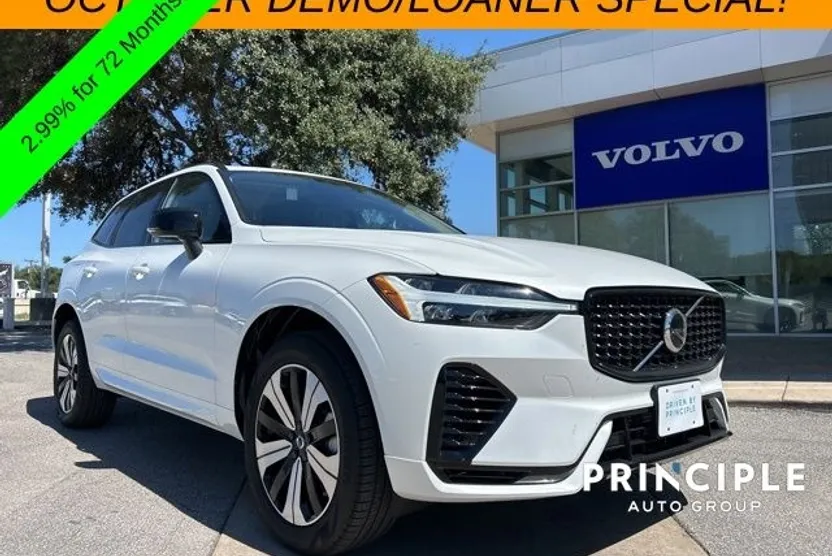 2025 Volvo XC60 Hybrid T8 Core photo 1