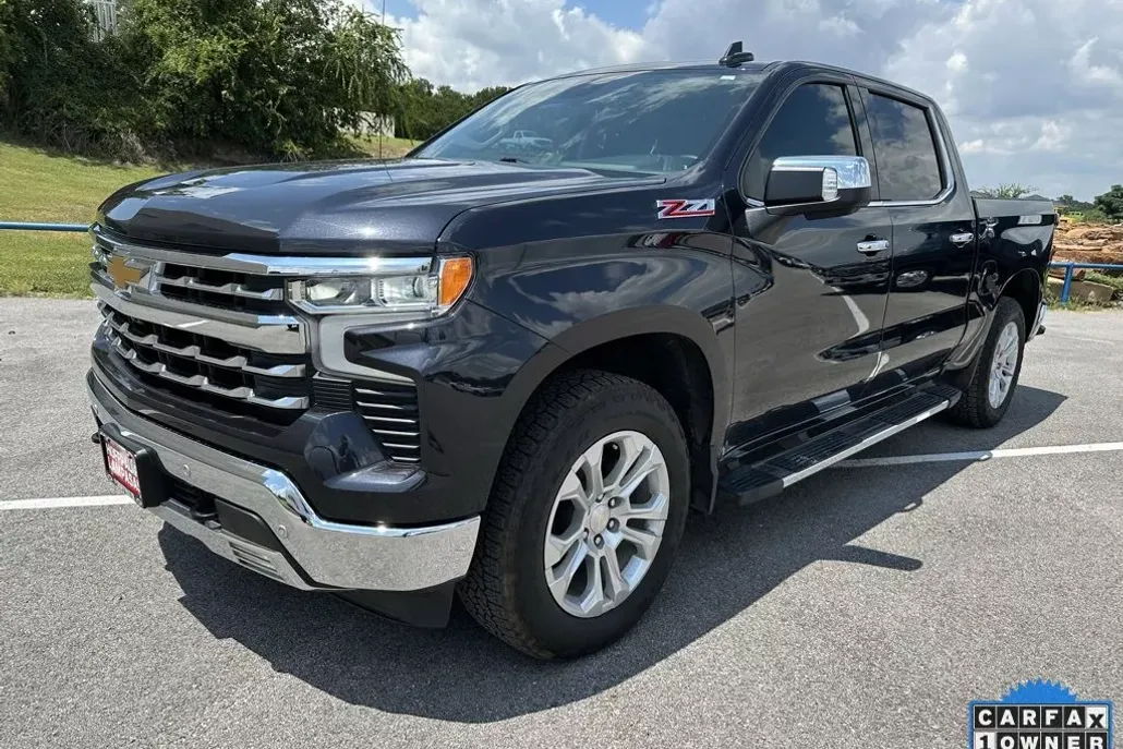 2023 Chevrolet Silverado 1500 LTZ photo 1
