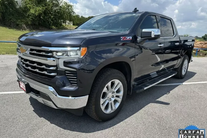 2023 Chevrolet Silverado 1500 LTZ photo 1