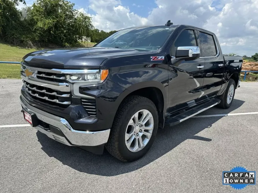 2023 Chevrolet Silverado 1500 LTZ photo 1