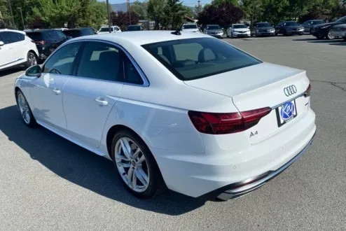 2022 Audi A4 45 S line Premium Plus photo 3