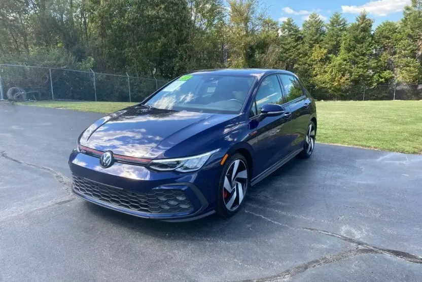 2022 Volkswagen Golf GTI S photo 1