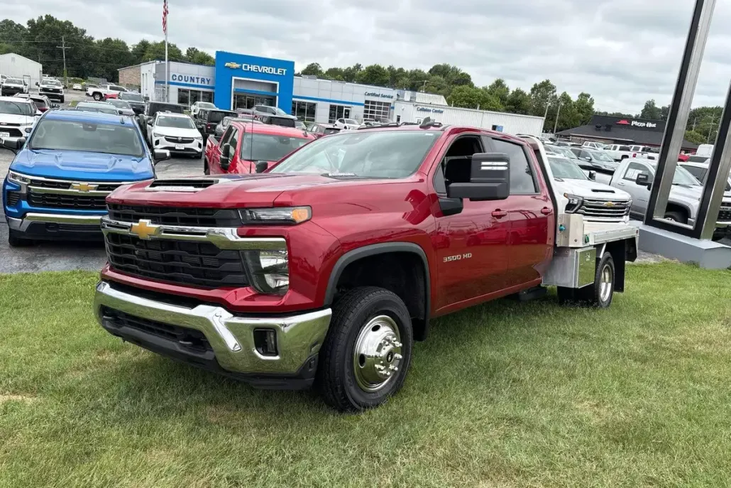 2024 Chevrolet Silverado 3500HD LT photo 1