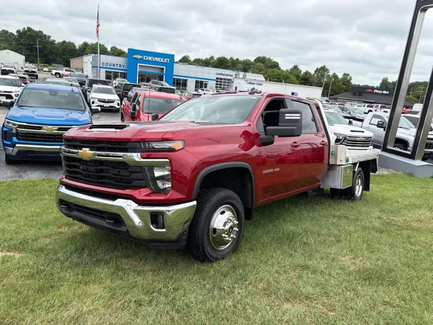 2024 Chevrolet Silverado 3500HD LT photo 1
