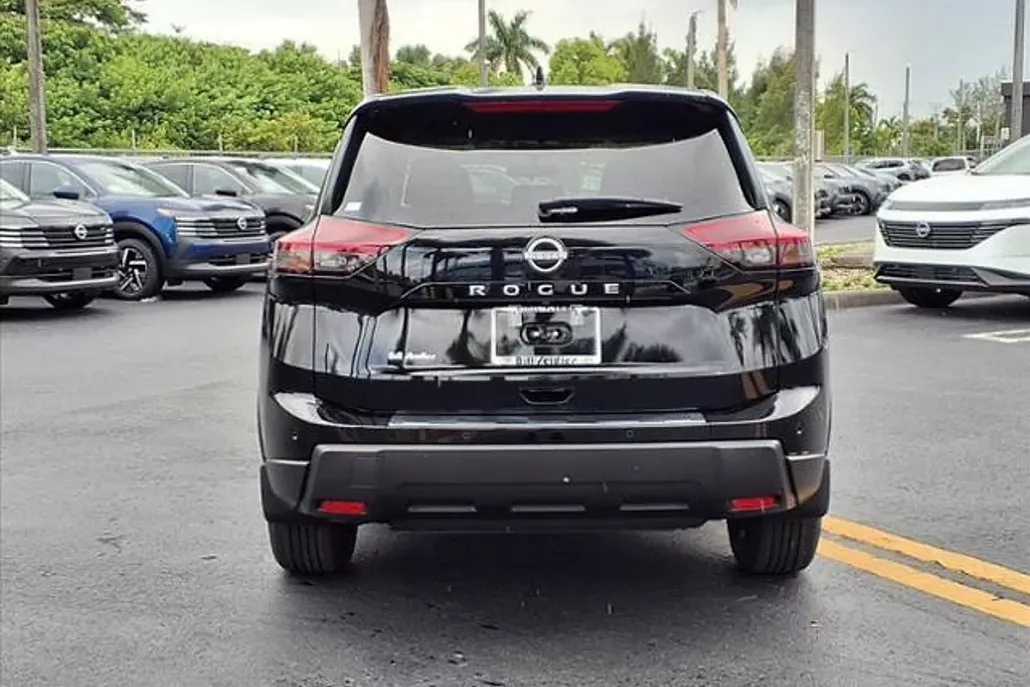 2026 Nissan Rogue SV photo 1