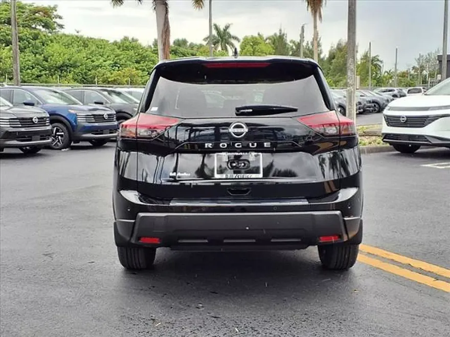 2026 Nissan Rogue SV photo 1