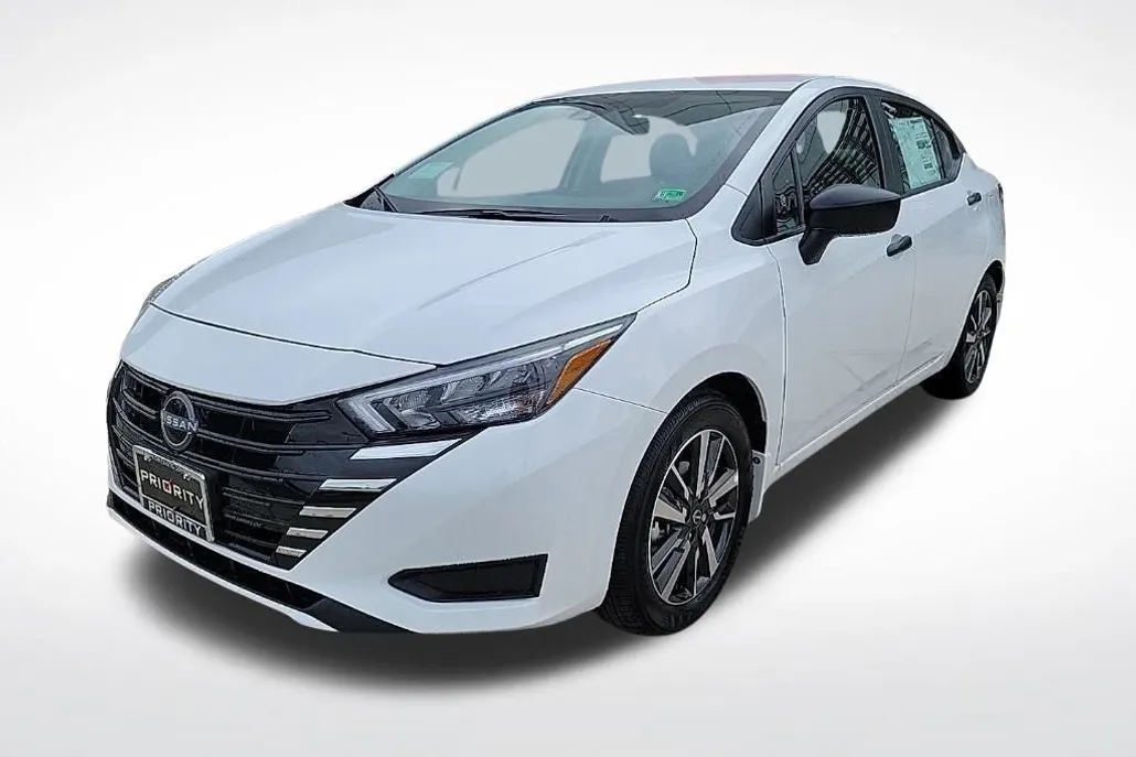 2025 Nissan Versa 1.6 S photo 1