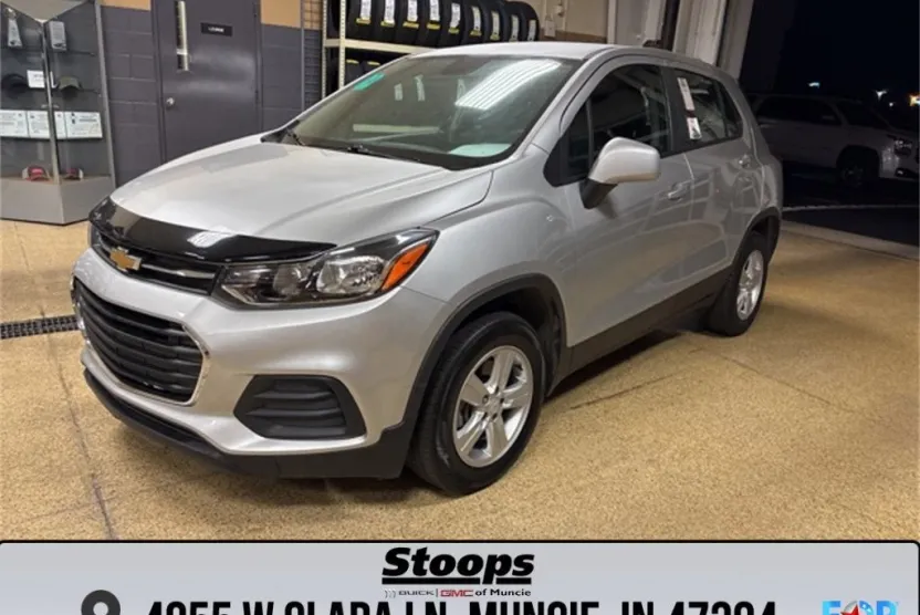 2020 Chevrolet Trax LS photo 1