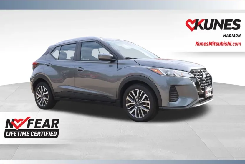 2024 Nissan Kicks SV photo 1