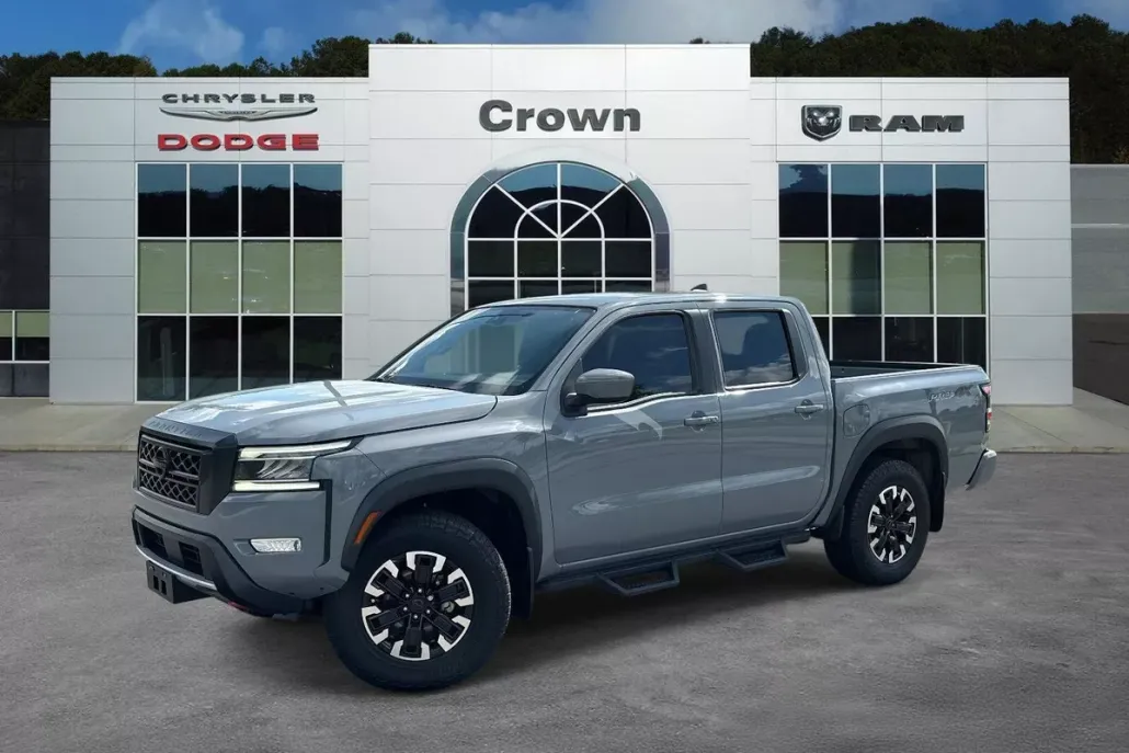 2024 Nissan Frontier PRO-4X Crew Cab photo 1