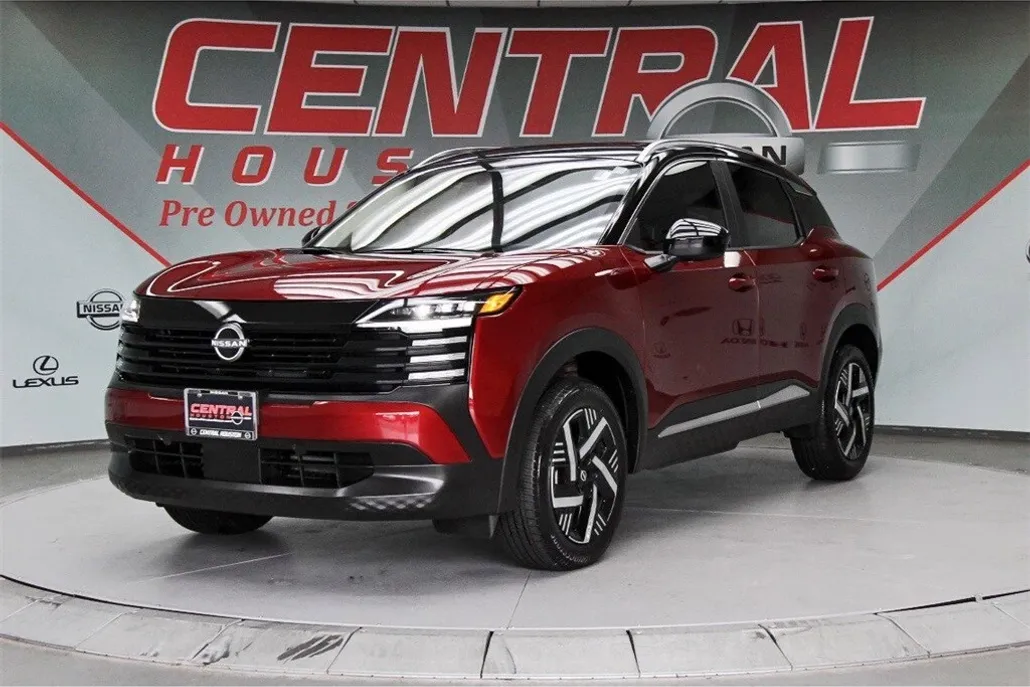 2025 Nissan Kicks SV photo 1