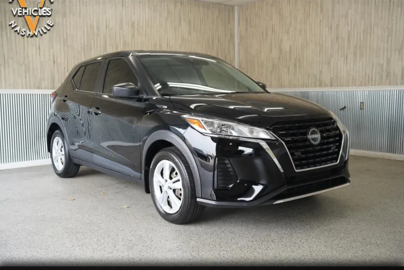 2023 Nissan Kicks S photo 1