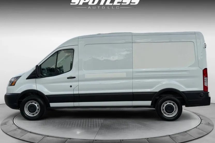 2019 Ford Transit Van photo 1