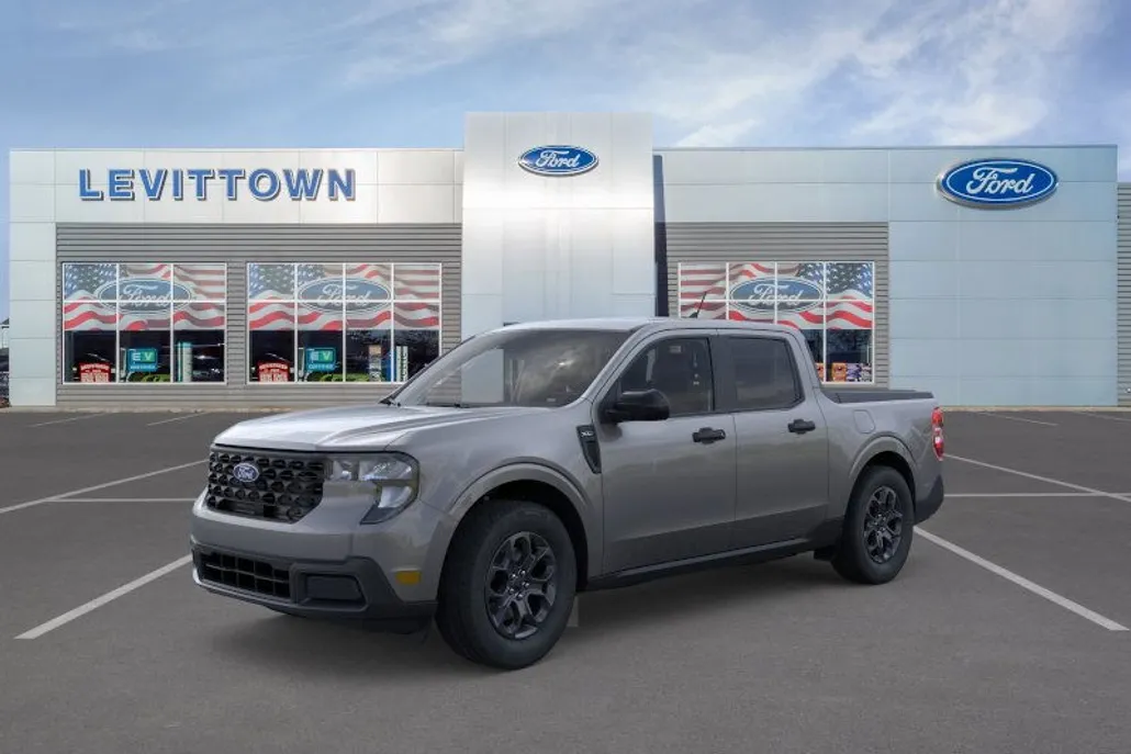 2025 Ford Maverick XLT photo 1