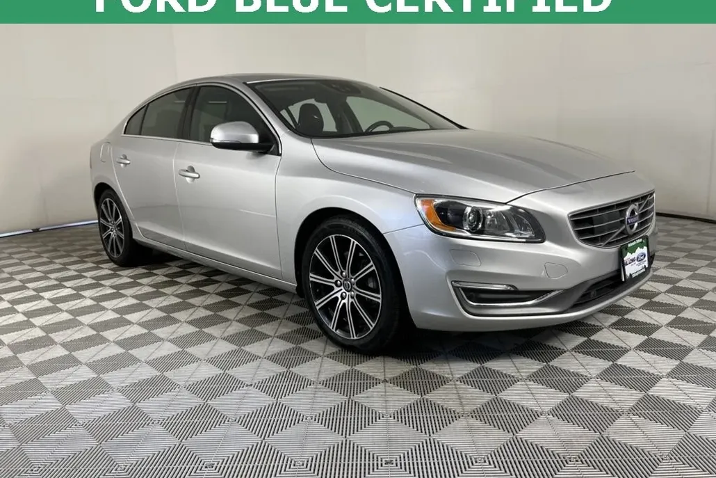 2018 Volvo S60 Inscription T5 Platinum photo 1