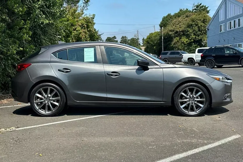 2018 Mazda Mazda3 Grand Touring photo 1