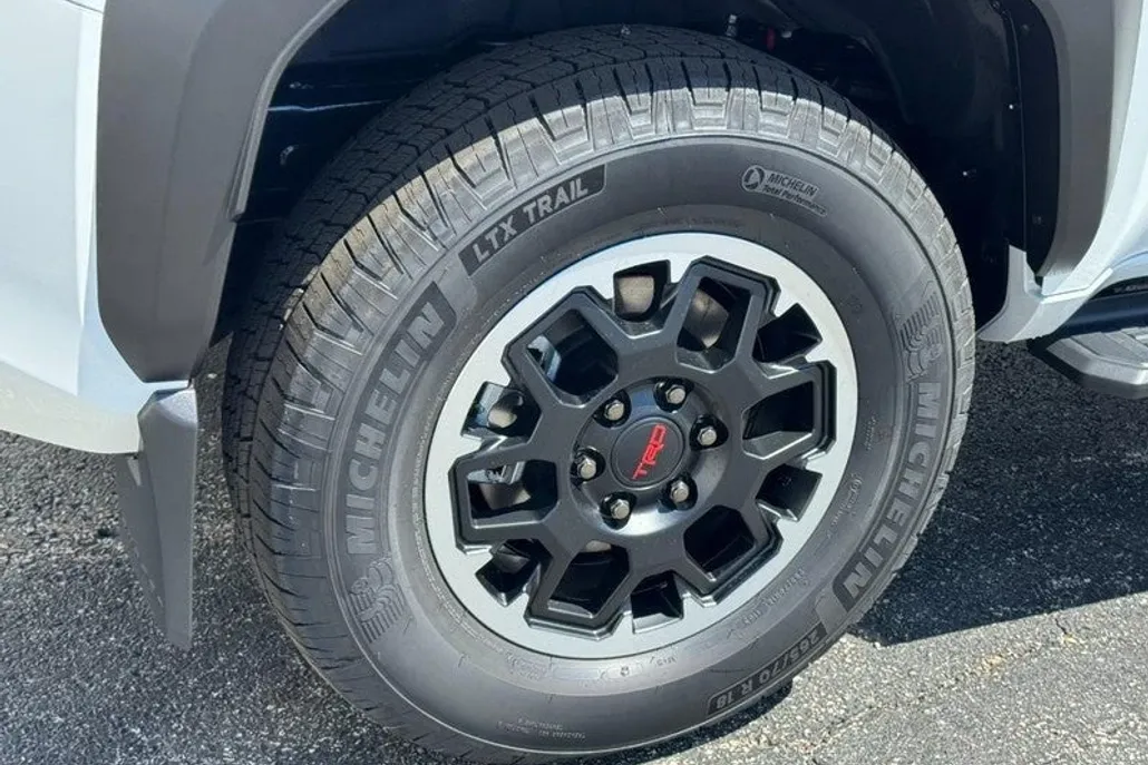 2025 Toyota 4Runner TRD Off-Road photo 1