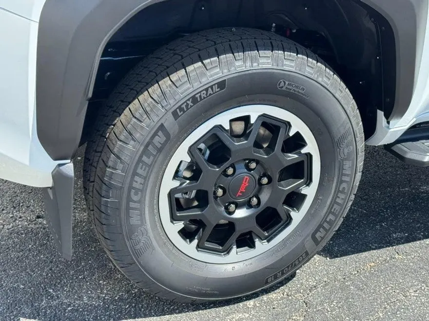 2025 Toyota 4Runner TRD Off-Road photo 1