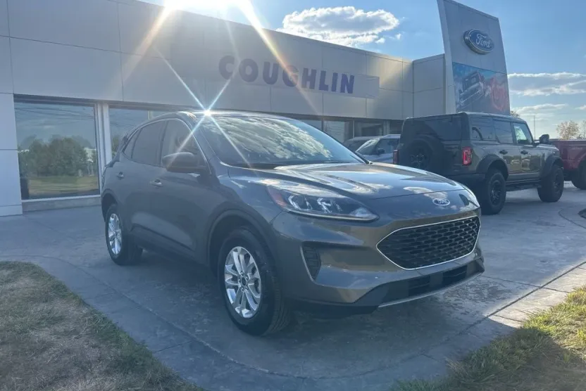2022 Ford Escape SE photo 1