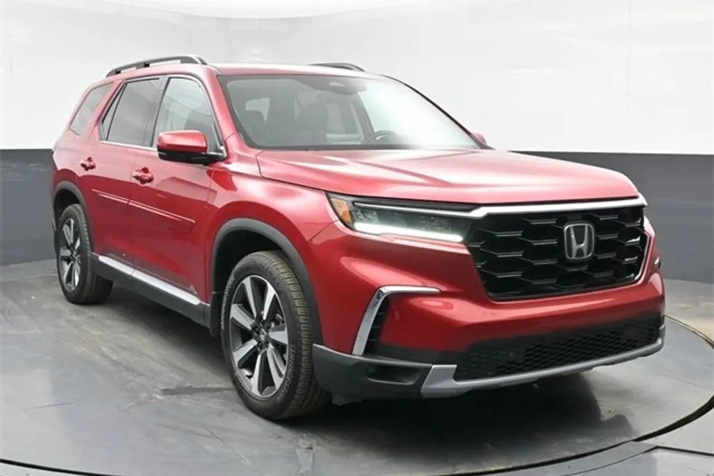 2023 Honda Pilot Touring photo 1