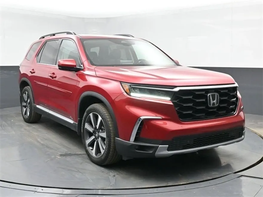 2023 Honda Pilot Touring photo 1