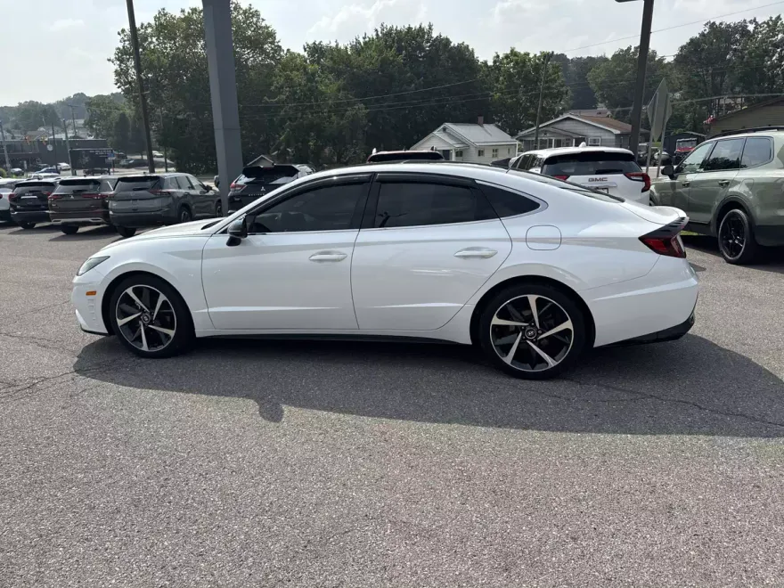 2022 Hyundai Sonata SEL Plus photo 1