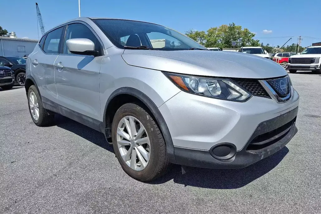 2018 Nissan Rogue Sport S photo 1