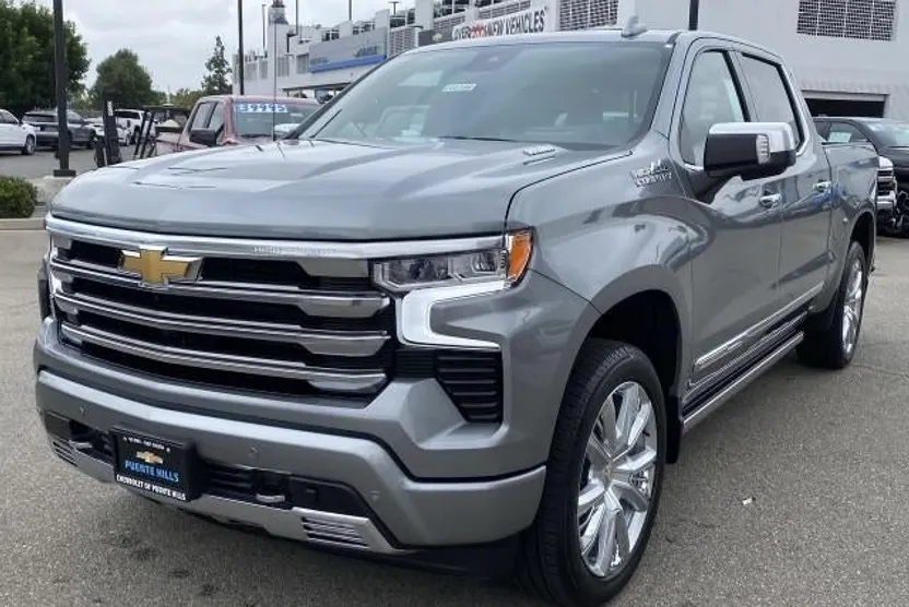 2026 Chevrolet Silverado 1500 High Country photo 1