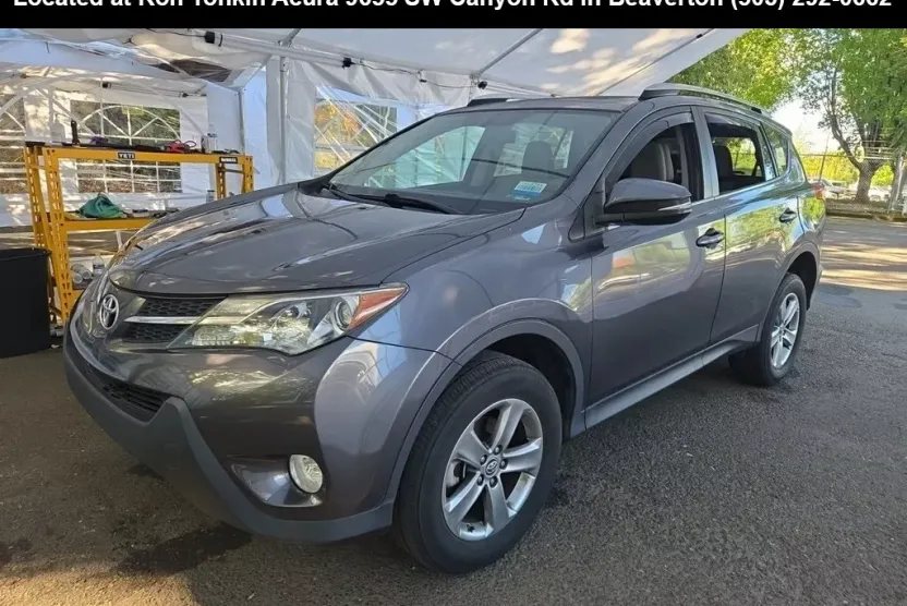2015 Toyota RAV4 XLE photo 1