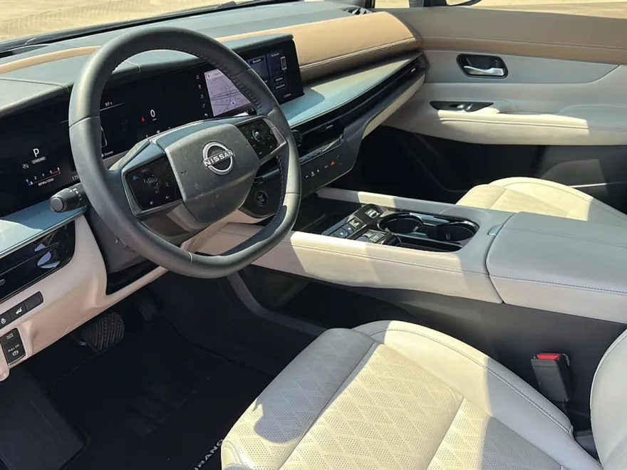 2025 Nissan Murano Platinum photo 1