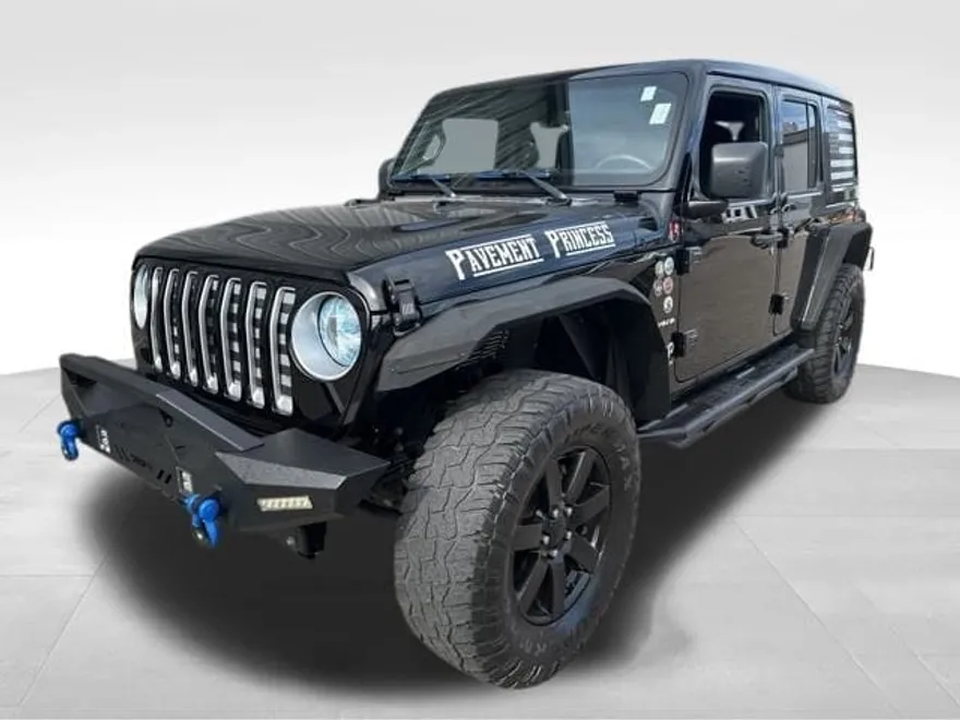 2023 Jeep Wrangler Sahara photo 1