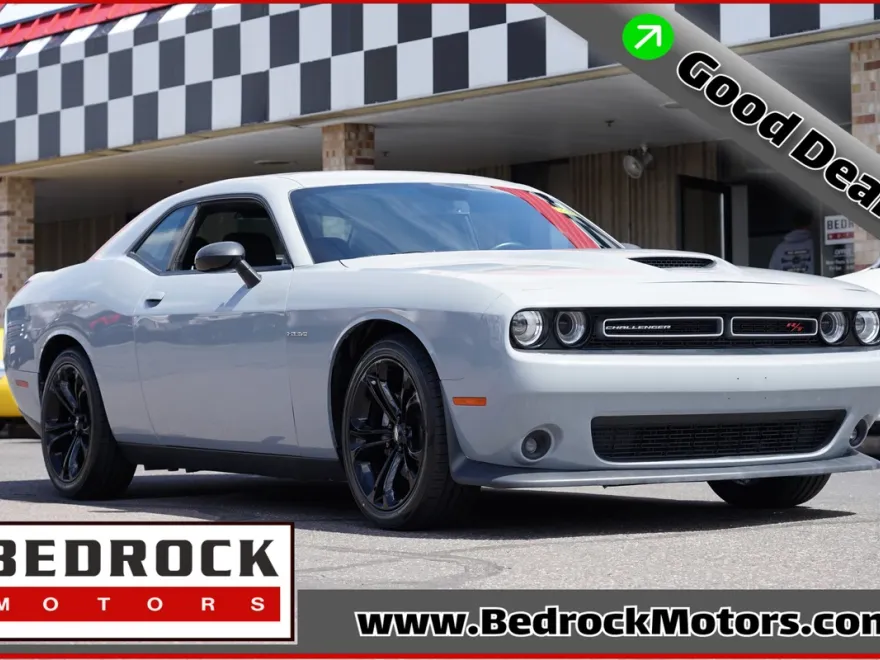 2022 Dodge Challenger R/T photo 1