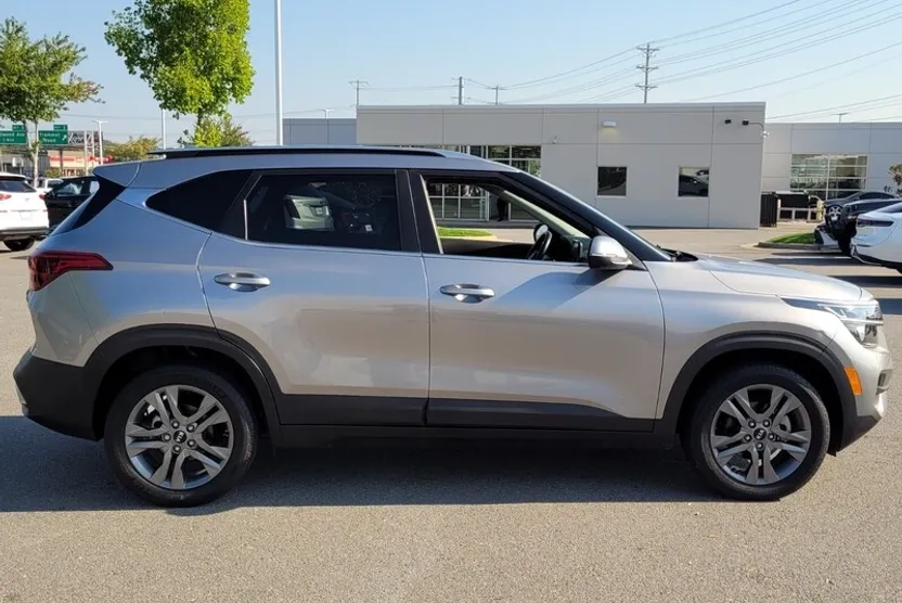 2021 Kia Seltos S photo 1