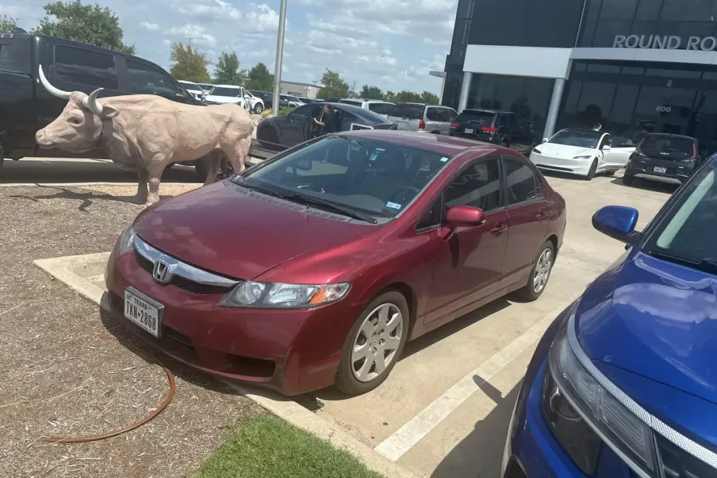 2010 Honda Civic LX photo 1